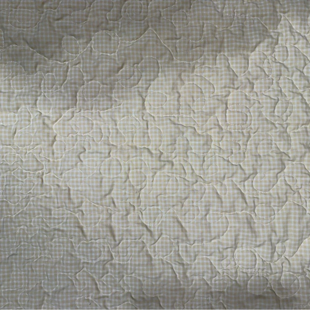 Handmade Quilted Baby Blanket Bee Print 31.5” x 31.5” - Picture 7 of 8